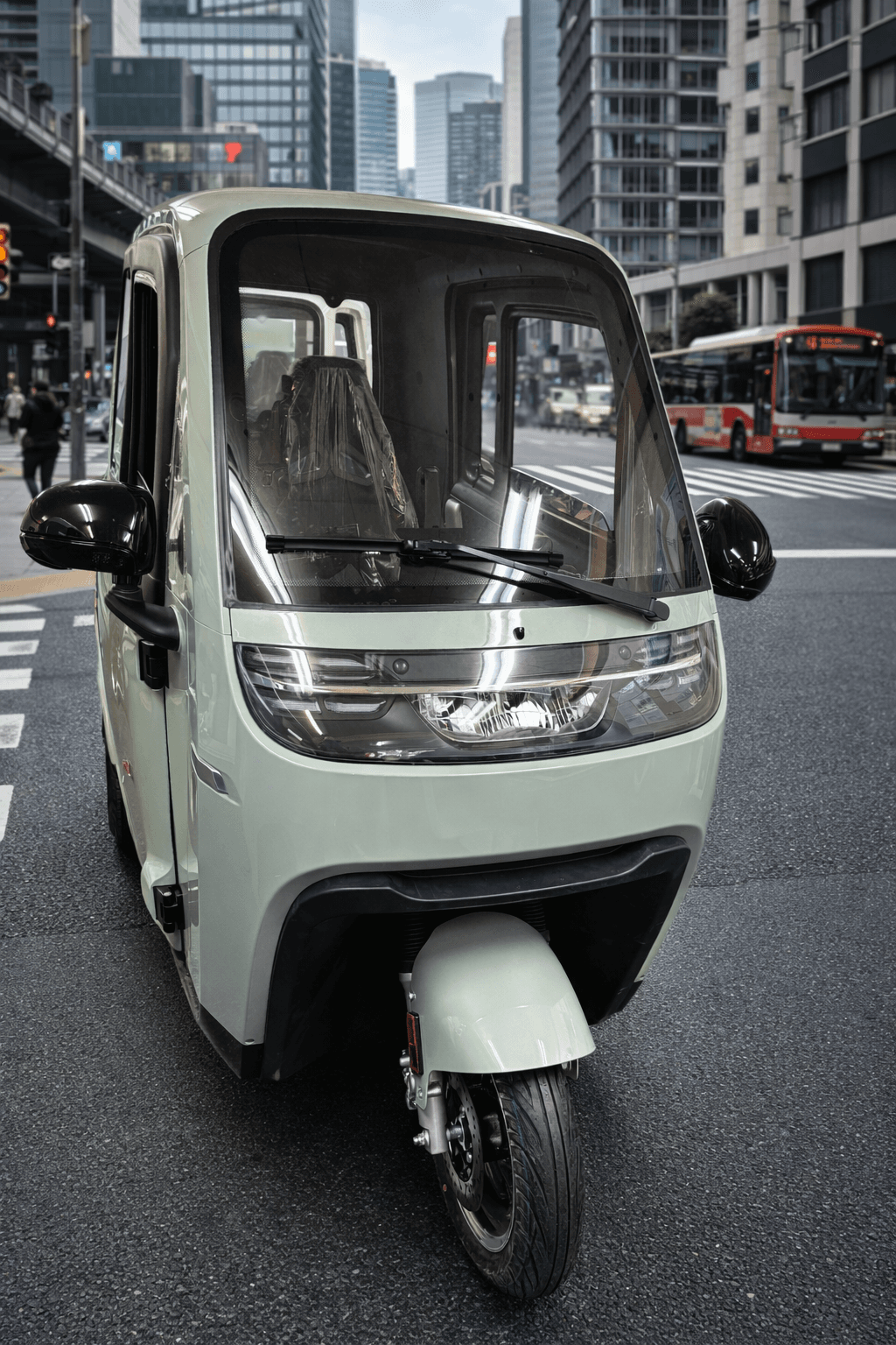 AS2 — ドア付き 3輪ミニカー